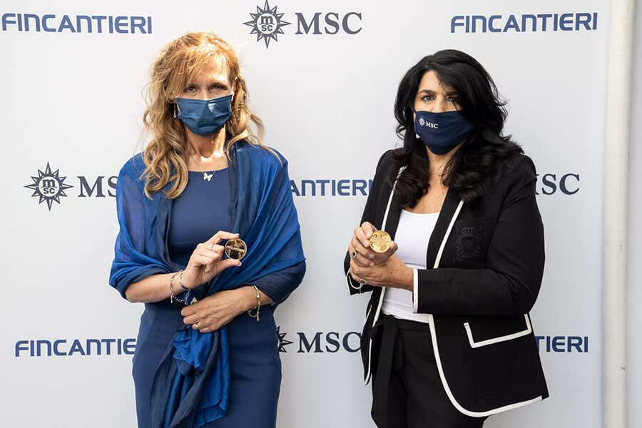 硬币仪式的教母由MSC地中海邮轮零售品类经理Monica Somma（右）和芬坎蒂尼造船厂产品主管Jolette Vincenzi（左）共同担任 <br>图自：Ivan Sarfatti
